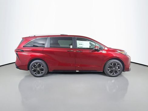 New 2026 Toyota Sienna Platinum AWD/4WD image 4