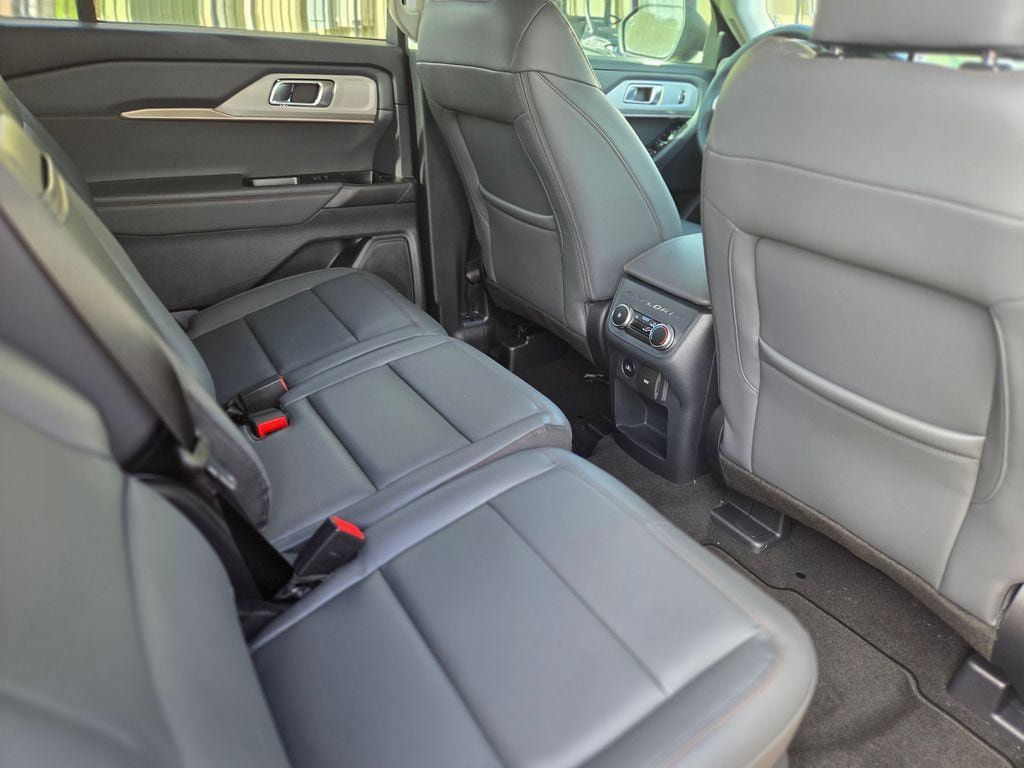 New 2026 Ford Explorer Active w/ Active Comfort Package RWD image 11
