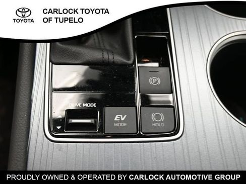 Used 2025 Toyota Sienna XLE image 14