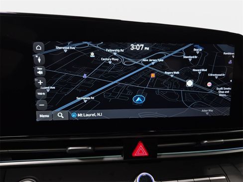 Used 2024 Hyundai Elantra Limited image 22