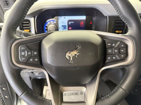 Certified 2022 Ford Bronco Badlands w/ Sasquatch Package AWD/4WD image 26