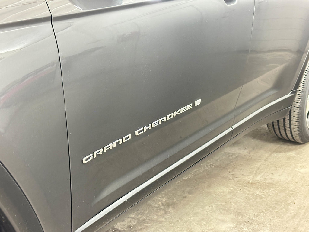 New 2026 Jeep Grand Cherokee Limited w/ MOPAR Finishing Package AWD/4WD image 16