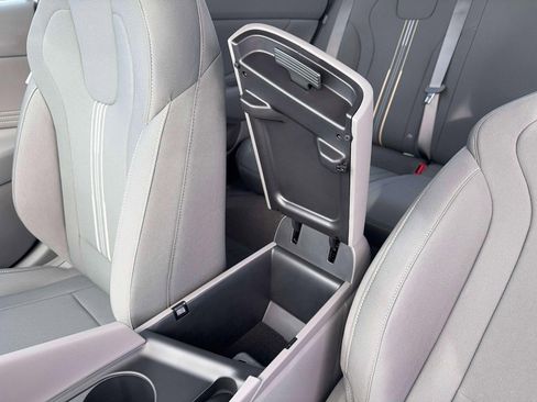 New 2026 Hyundai Elantra Sport FWD image 18