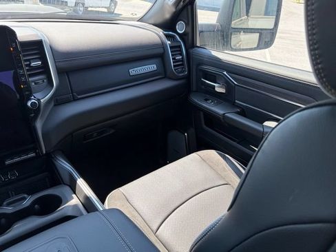 New 2026 RAM 3500 Laramie AWD/4WD image 33