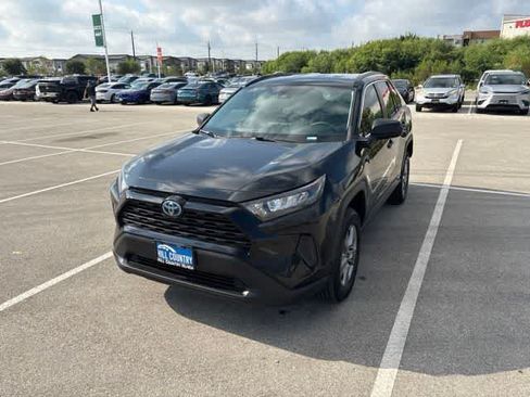 Used 2022 Toyota RAV4 LE AWD/4WD image 1