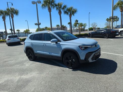 New 2026 Volkswagen Taos SEL image 1