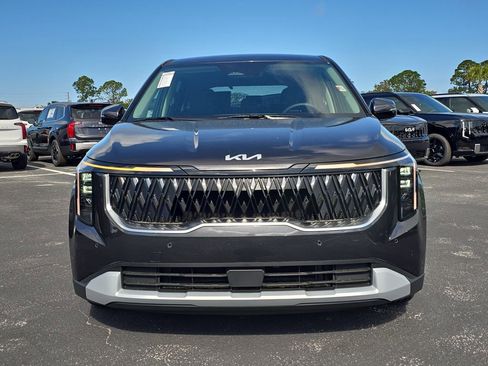 New 2026 Kia Carnival FWD image 3