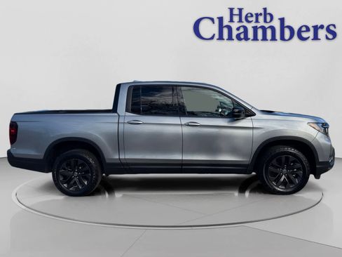 Used 2024 Honda Ridgeline Sport image 11