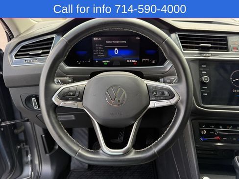 Used 2022 Volkswagen Tiguan SE w/ Panoramic Sunroof Package AWD/4WD image 17