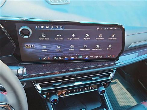 New 2027 Chevrolet Traverse RS w/ LPO, Floor Liner Package FWD image 12
