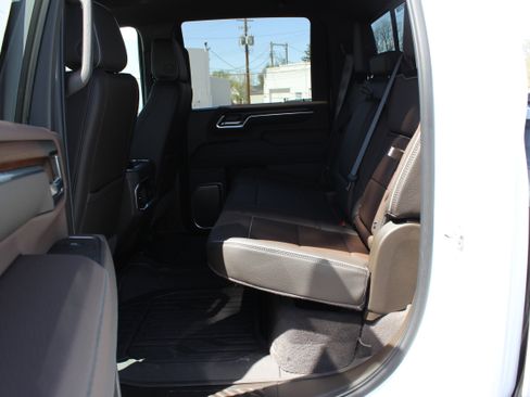 Used 2025 GMC Sierra 3500 Denali AWD/4WD image 23