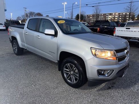 Used 2019 Chevrolet Colorado W/T w/ Custom Special Edition image 8