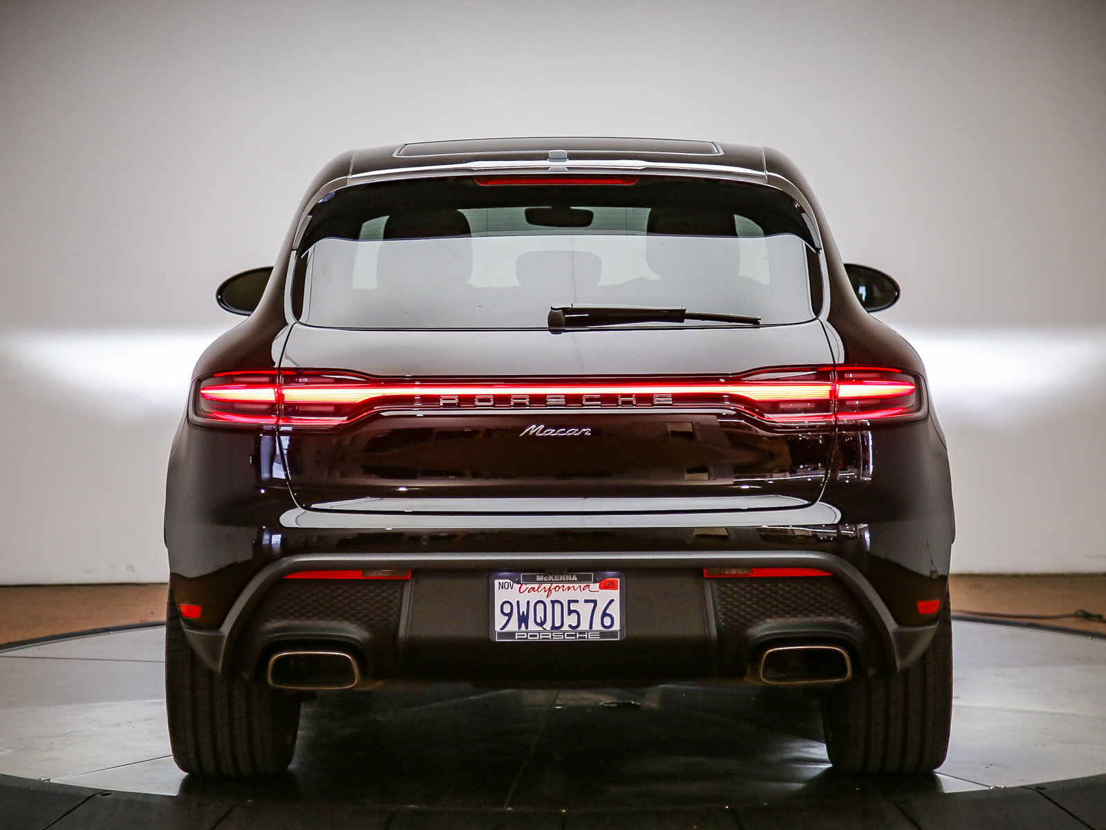 Certified 2026 Porsche Macan AWD/4WD image 6
