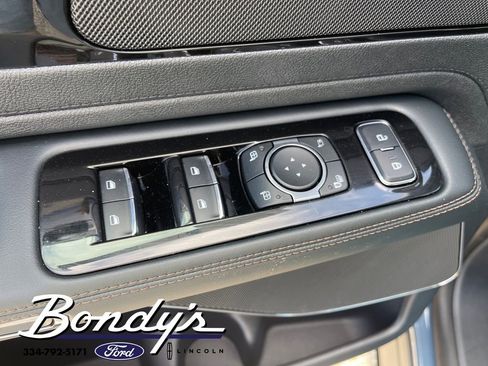 New 2026 Lincoln Aviator 2WD image 5