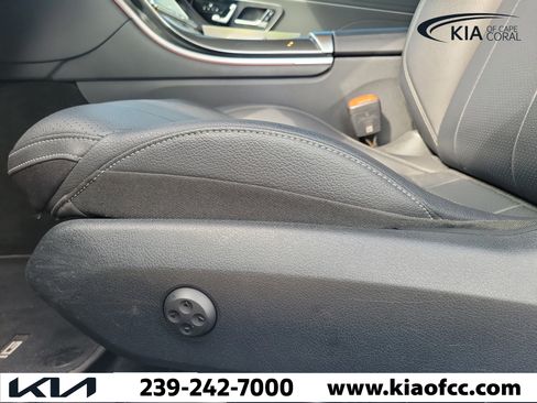 Used 2024 Mercedes-Benz CLE 300 4MATIC Coupe image 15