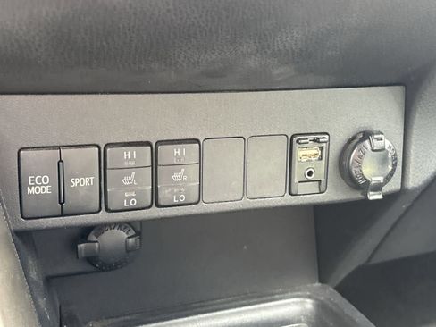 Used 2014 Toyota RAV4 Limited AWD/4WD image 18