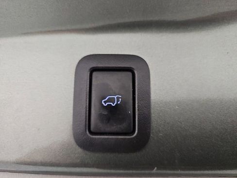 Used 2017 Toyota Highlander Limited Platinum image 36