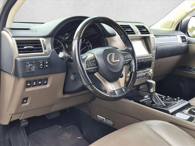 Used 2021 Lexus GX 460 Luxury w/ Sport Design Package AWD/4WD image 9