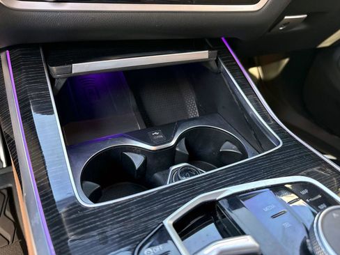 Used 2024 BMW X7 xDrive40i w/ M Sport Package image 35