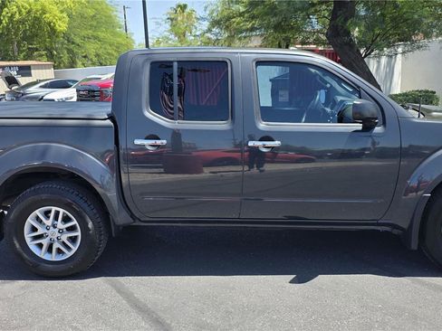 Used 2014 Nissan Frontier SV w/ SV Value Truck Package AWD/4WD image 4