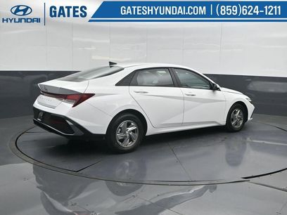 New 2026 Hyundai Elantra SE