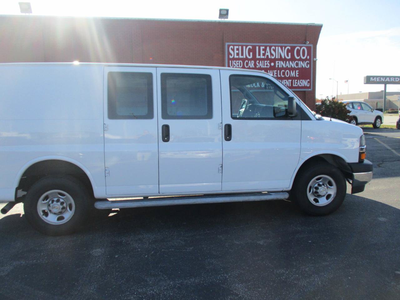 Used 2021 Chevrolet Express 2500 w/ Driver Convenience Package RWD image 2