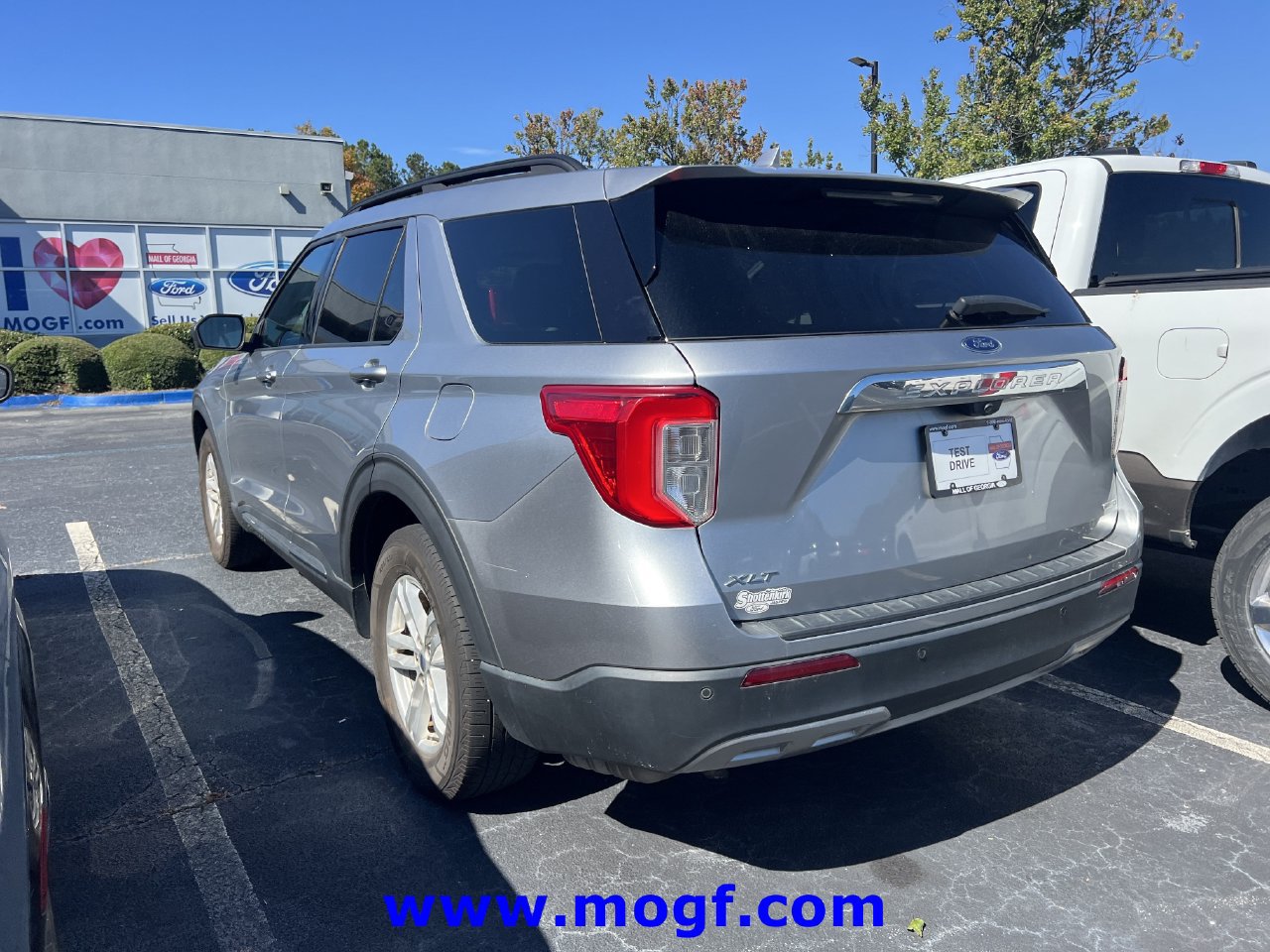 Used 2020 Ford Explorer XLT w/ Equipment Group 202A AWD/4WD image 2