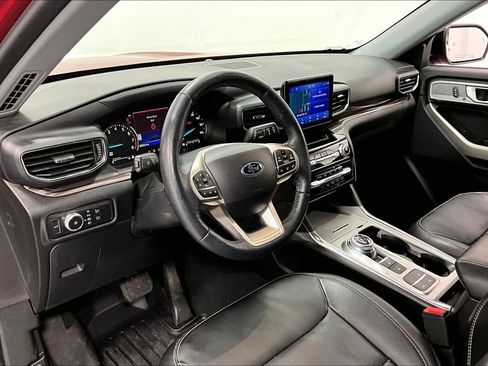 Used 2022 Ford Explorer Limited w/ Equipment Group 301A RWD image 16