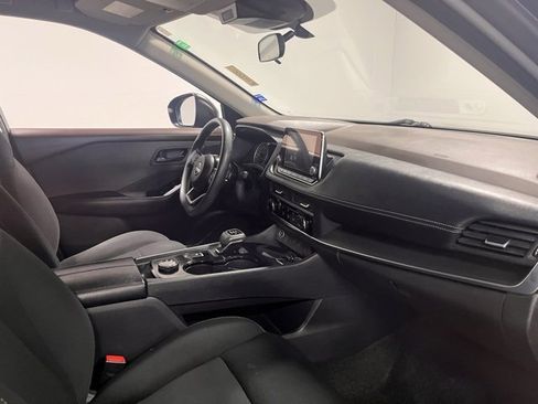 Used 2023 Nissan Rogue S image 11