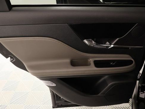 New 2026 Lincoln Corsair Premiere image 17