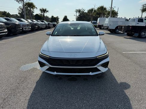 Used 2024 Hyundai Elantra SEL FWD image 8