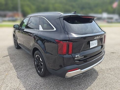 Used 2025 Kia Sorento S FWD image 11