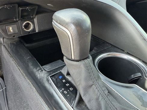 Used 2020 Toyota Camry XLE image 19