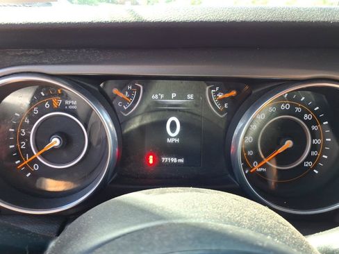 Used 2018 Jeep Wrangler Unlimited Sport S AWD/4WD image 15