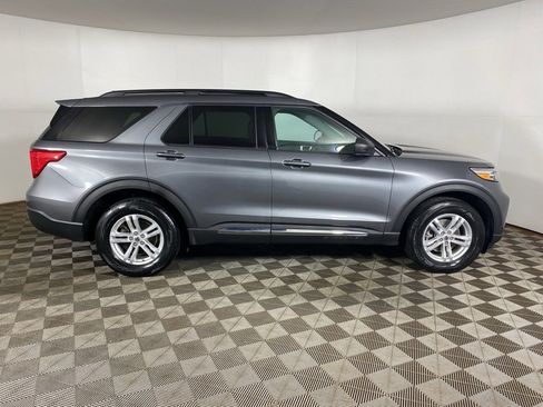 Used 2022 Ford Explorer XLT image 14