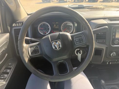 Used 2018 RAM 3500 Tradesman w/ Chrome Appearance Group image 21