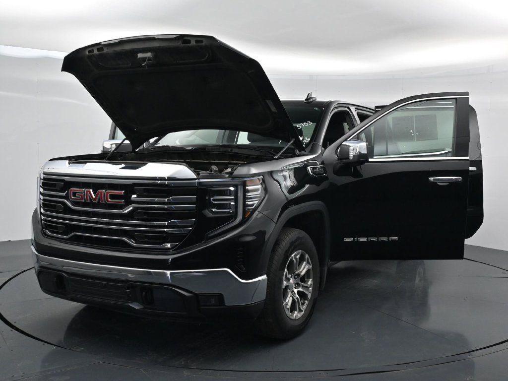Used 2025 GMC Sierra 1500 SLT RWD image 36