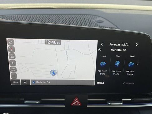 Used 2023 Hyundai Elantra Limited image 11