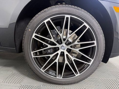 New 2026 Porsche Macan AWD/4WD image 14