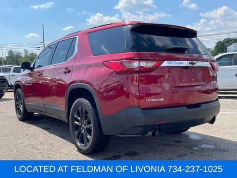 Used 2020 Chevrolet Traverse LT w/ LT Premium Package FWD image 3
