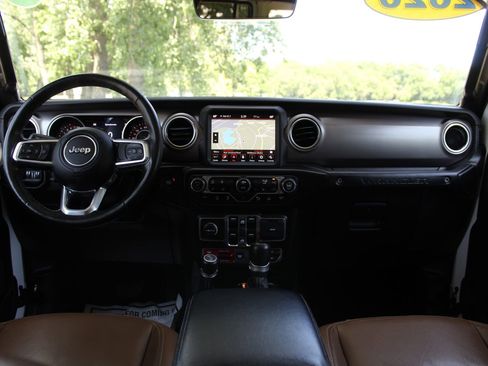 Used 2020 Jeep Wrangler Unlimited Rubicon w/ Dual Top Group AWD/4WD image 10