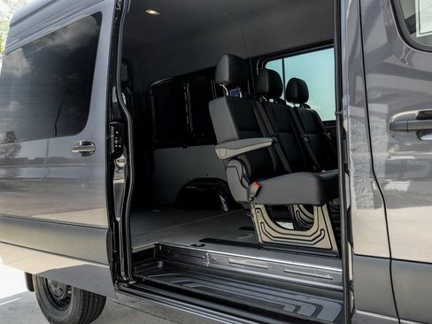 New 2025 Mercedes-Benz Sprinter 2500 image 9