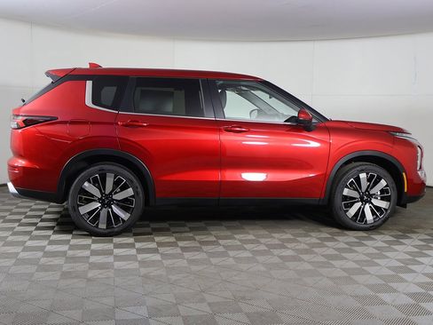 New 2026 Mitsubishi Outlander SE image 18