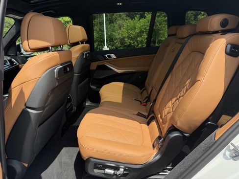 Used 2026 BMW X7 xDrive40i w/ M Sport Package image 21