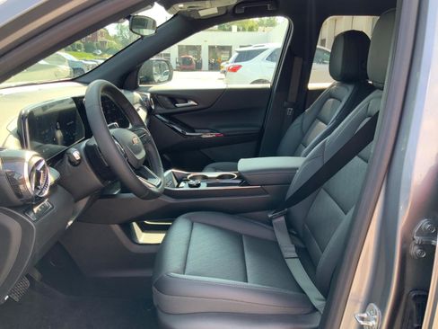 New 2026 Chevrolet Equinox LT w/ Convenience Package II image 10