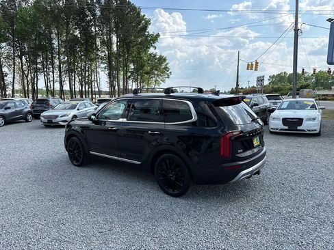 Used 2020 Kia Telluride SX w/ Towing Package FWD image 3