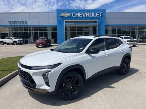 New 2026 Chevrolet Trax ACTIV image 2