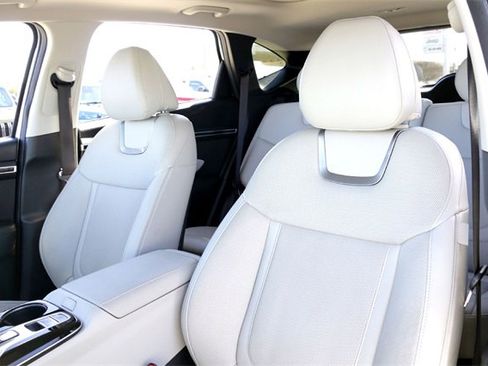 Used 2023 Hyundai Tucson Limited image 11