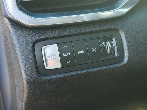 Used 2024 GMC Acadia Denali AWD/4WD image 10