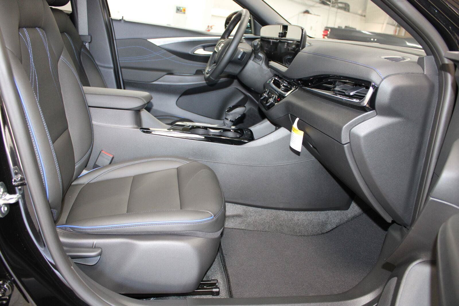 New 2026 Buick Envista Sport Touring FWD image 15